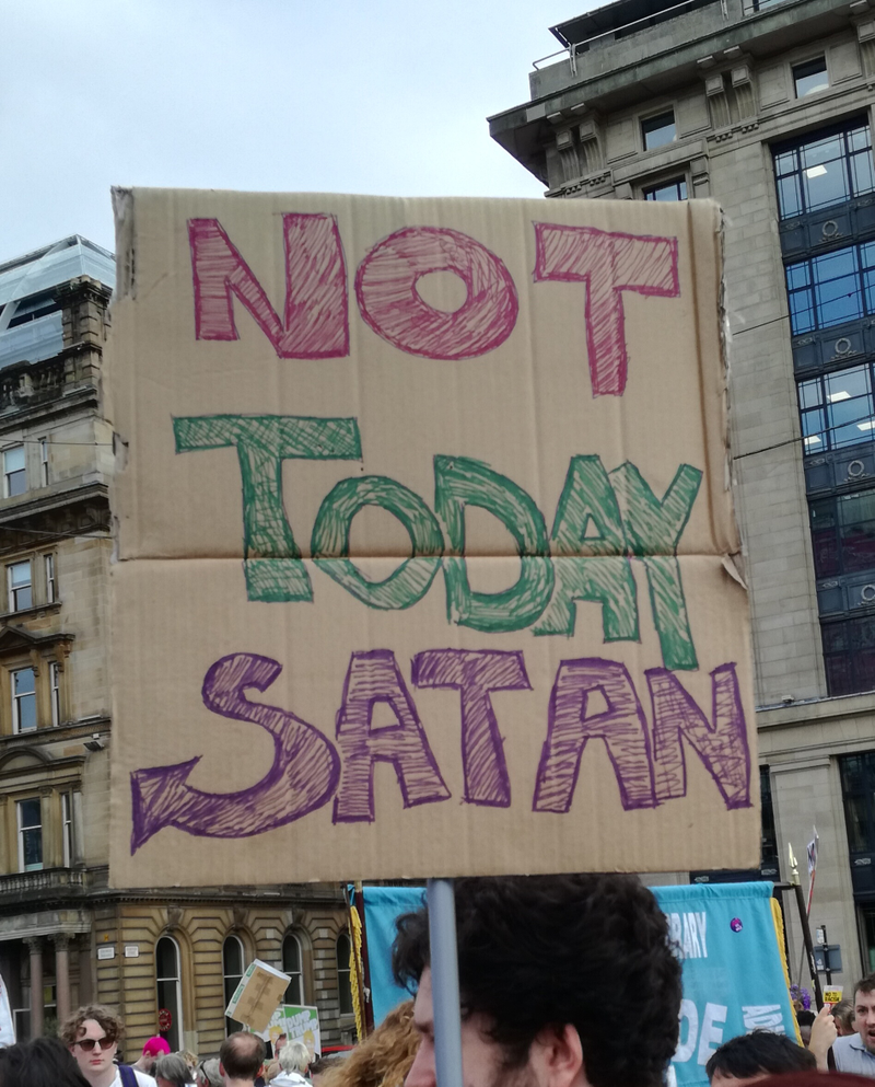 Illustration for article titled Scottish anti-Trump photo dump (long and comprehensive!)